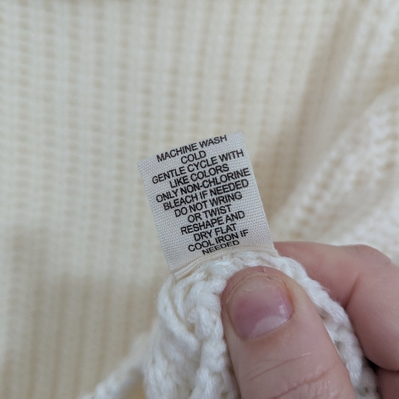 Moon & Madison Medium Cozy‎ Cream Knit Cropped Cowl Neck Sweater - Picture 6 of 10